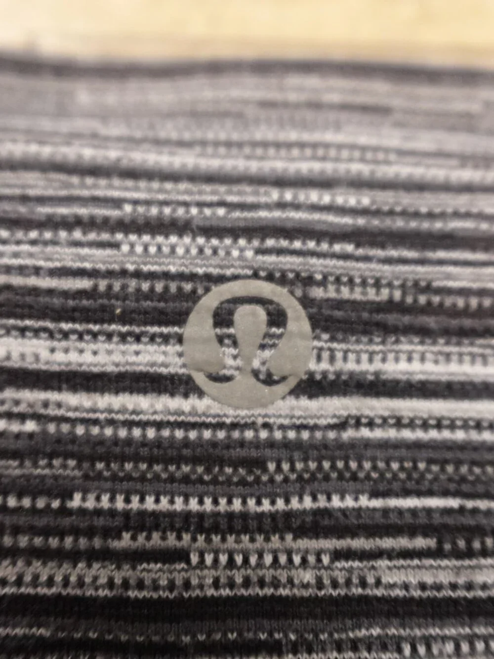 Lululemon Wunder Under Hi-Rise Tight Women’s 6 Black Gray Stripe 30.5